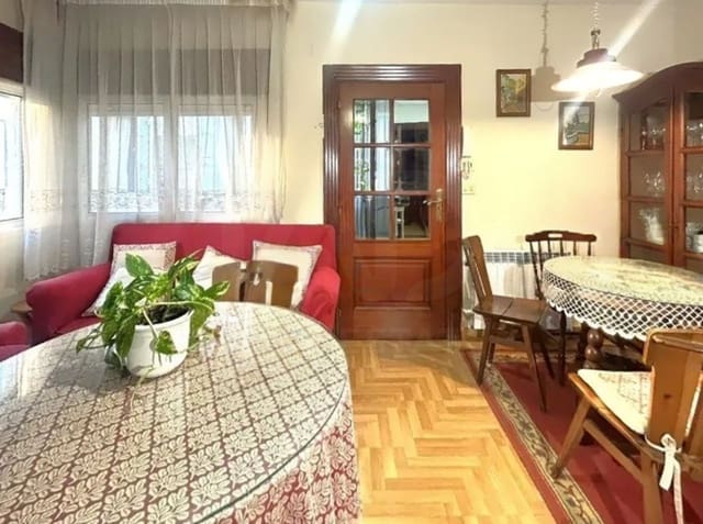 5 soveværelse Byhus til salg i Pontevedra by med garage - € 450.000 (Ref: 9988151)