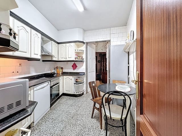 5 soverom Hus til salgs i Pontevedra by med garasje - € 450 000 (Ref: 9988151)