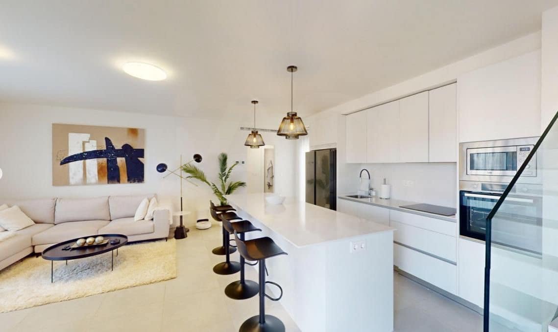 3 soverom Hus til salgs i Roldan med svømmebasseng - € 406 500 (Ref: 9988152)
