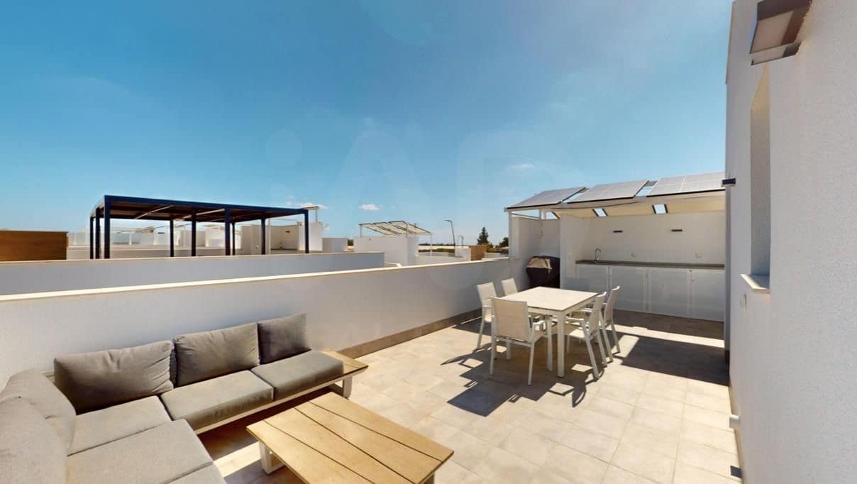 3 soverom Hus til salgs i Roldan med svømmebasseng - € 406 500 (Ref: 9988152)