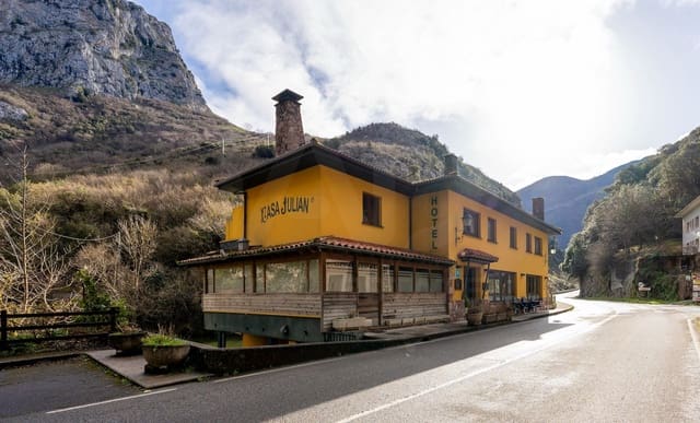 Kommersiell till salu i Peñamellera Alta - 870 000 € (Ref: 9988153)