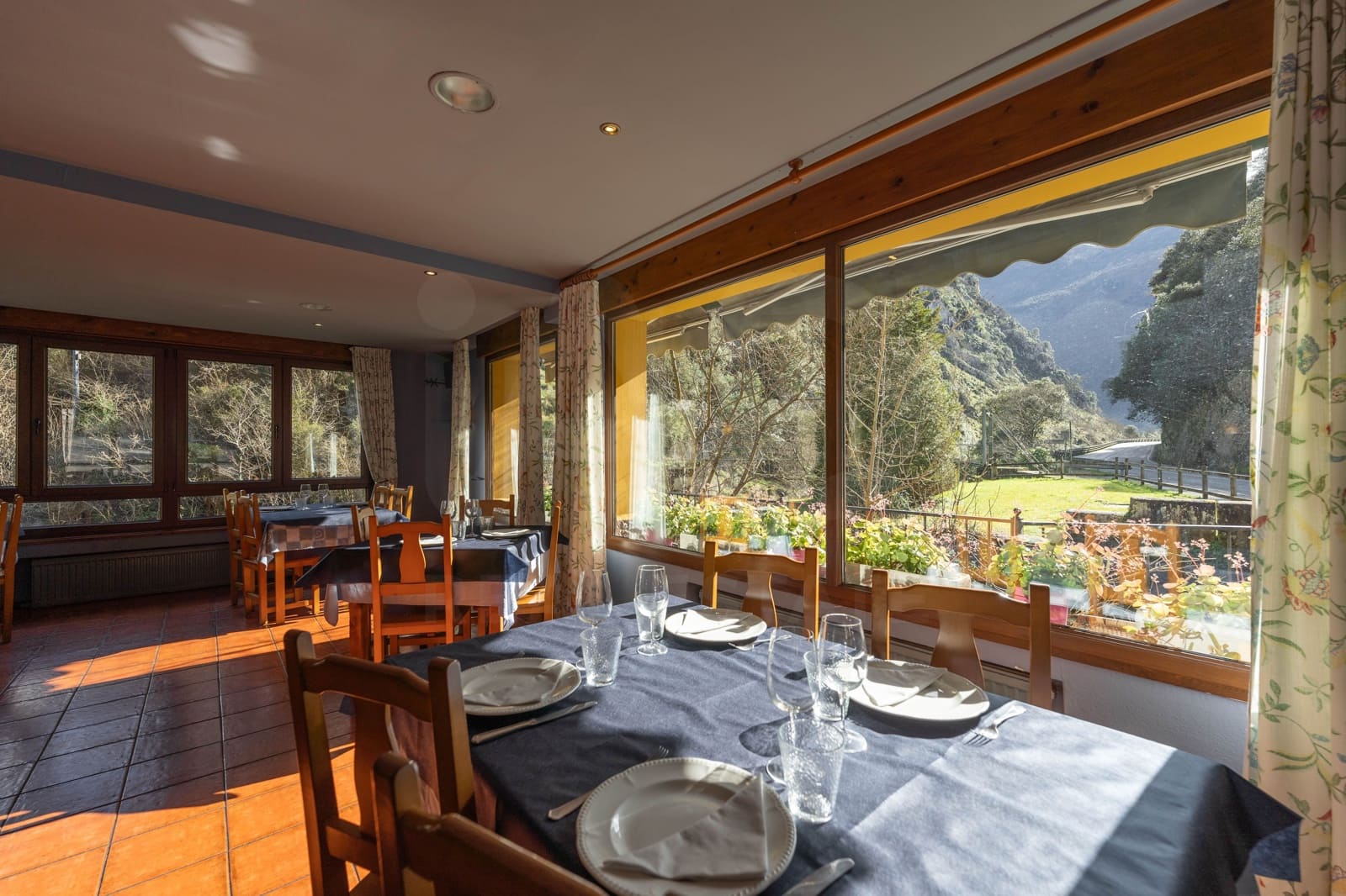 Kommersiell till salu i Penamellera Alta - 870 000 € (Ref: 9988153)