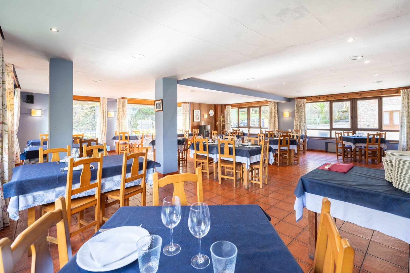 Kommersiell till salu i Penamellera Alta - 870 000 € (Ref: 9988153)