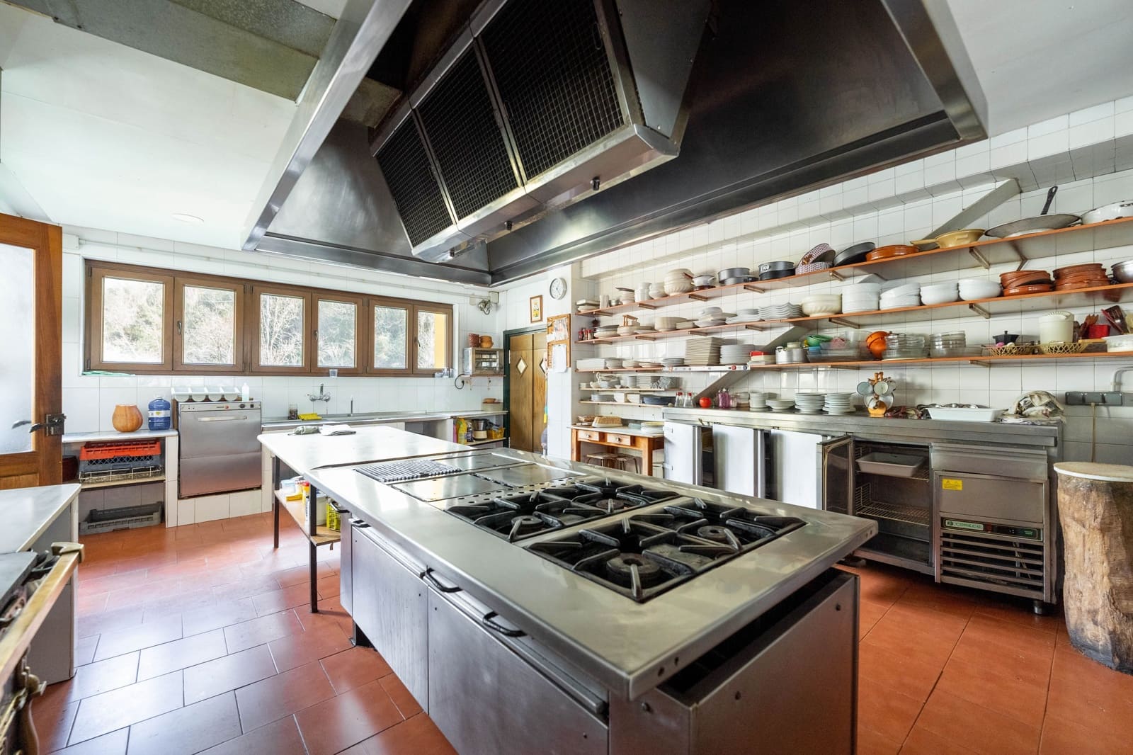 Kommersiell till salu i Penamellera Alta - 870 000 € (Ref: 9988153)