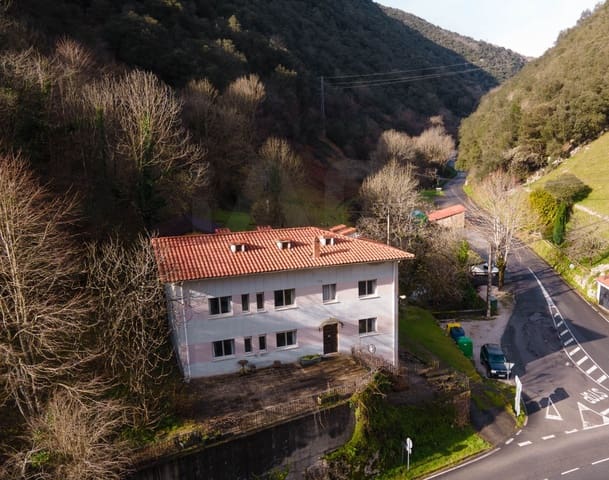 Kommersiell till salu i Peñamellera Alta - 870 000 € (Ref: 9988153)