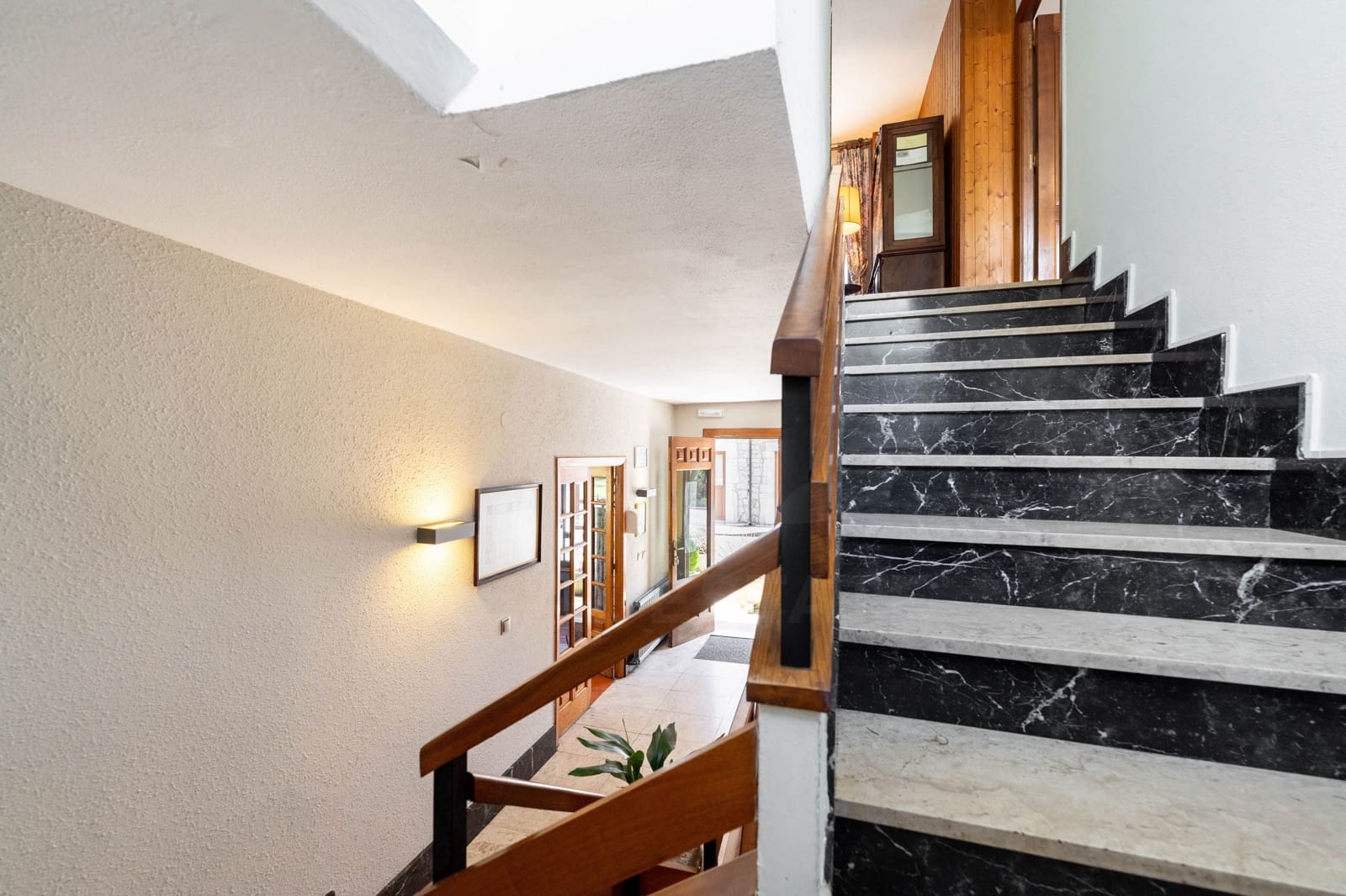 Kommersiell till salu i Penamellera Alta - 870 000 € (Ref: 9988153)