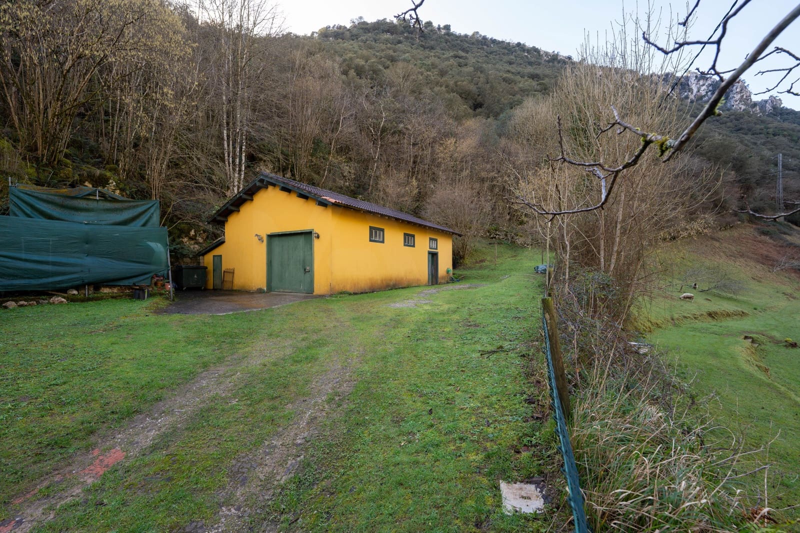 Kommersiell till salu i Penamellera Alta - 870 000 € (Ref: 9988153)