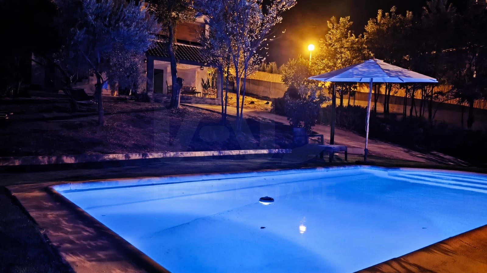 3 sovrum Hus till salu i Madrid stad - 298 000 € (Ref: 9988154)