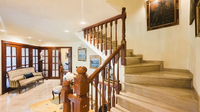 7 slaapkamer Villa te koop in Barcelona stad met zwembad garage - € 2.400.000 (Ref: 9988155)