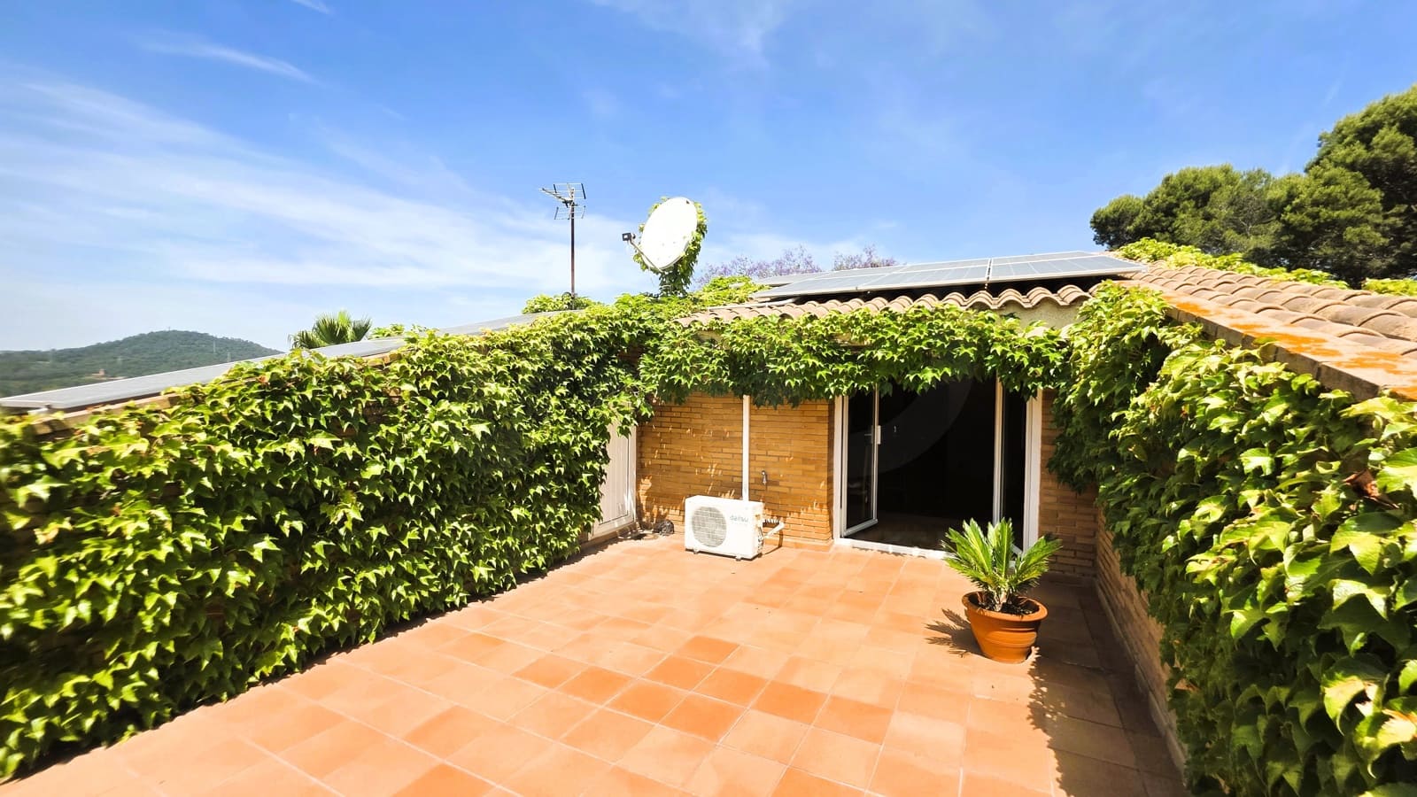 7 slaapkamer Villa te koop in Barcelona stad met zwembad garage - € 2.400.000 (Ref: 9988155)