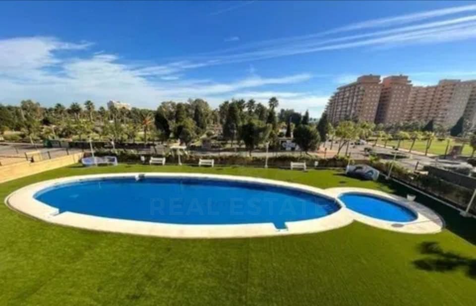 2 soverom Penthouse til salgs i Oropesa  med svømmebasseng garasje - € 214 900 (Ref: 9988157)