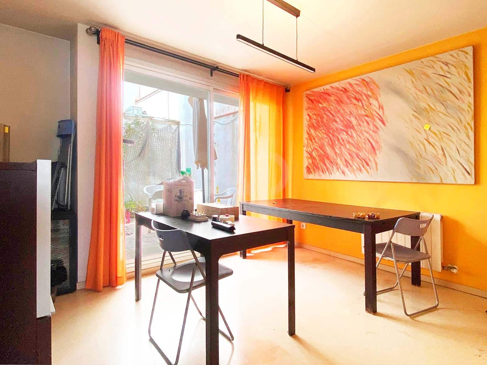 4 soverom Hus til salgs i Barcelona by med garasje - € 500 000 (Ref: 9988158)