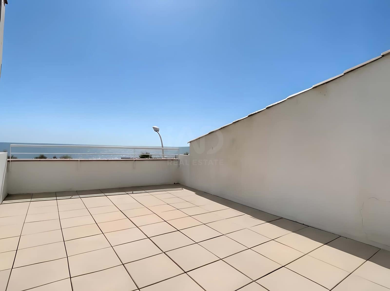 4 soverom Hus til salgs i Barcelona by med garasje - € 500 000 (Ref: 9988158)