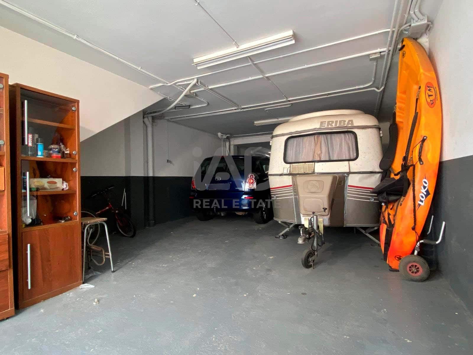 4 soverom Hus til salgs i Barcelona by med garasje - € 500 000 (Ref: 9988158)