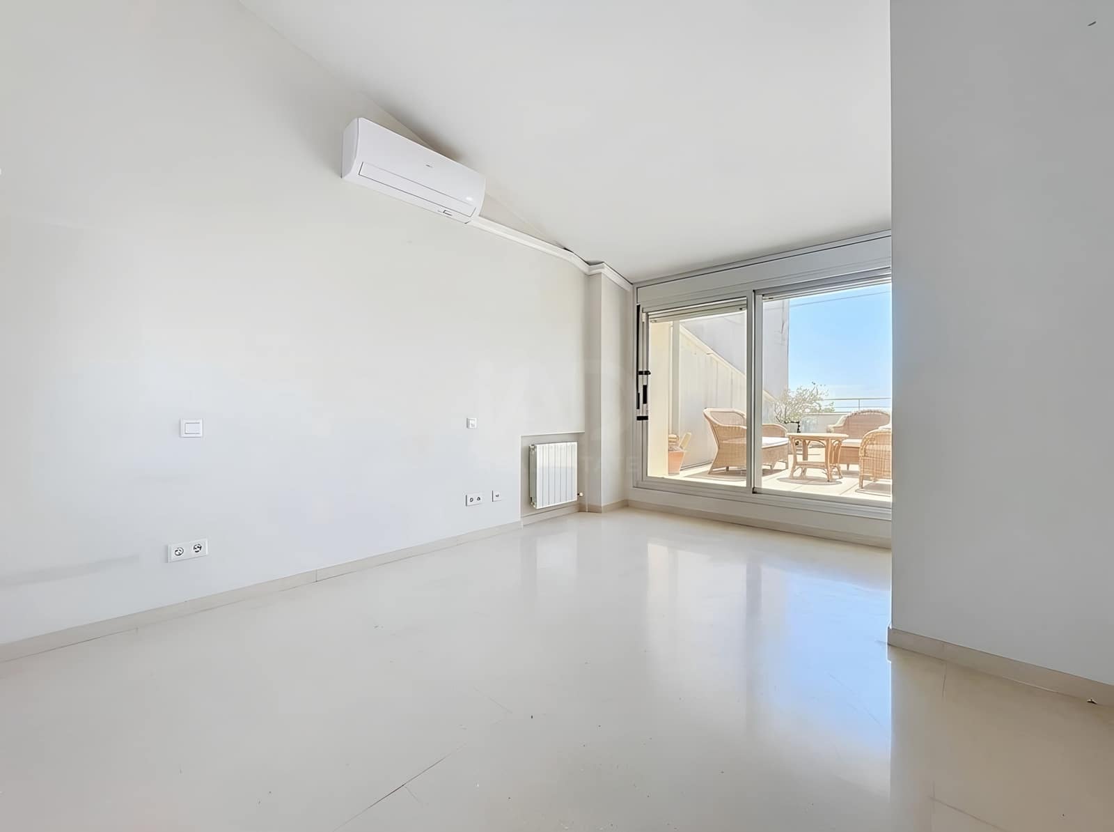 4 soverom Hus til salgs i Barcelona by med garasje - € 500 000 (Ref: 9988158)
