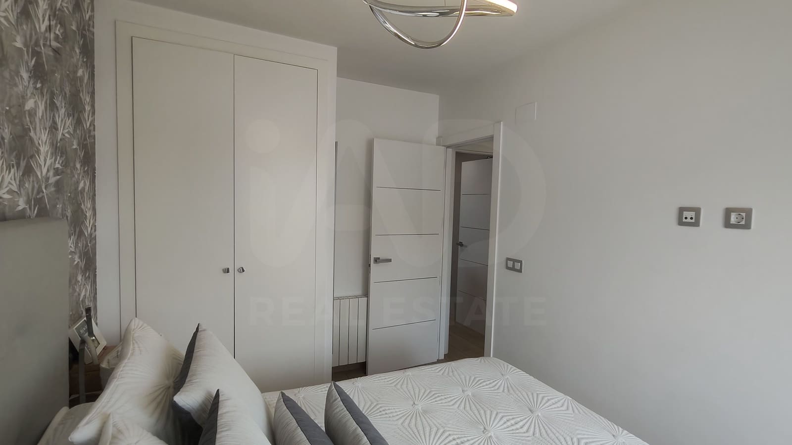 2 chambre Penthouse à vendre à Castello de la Plana avec garage - 233 900 € (Ref: 9988160)