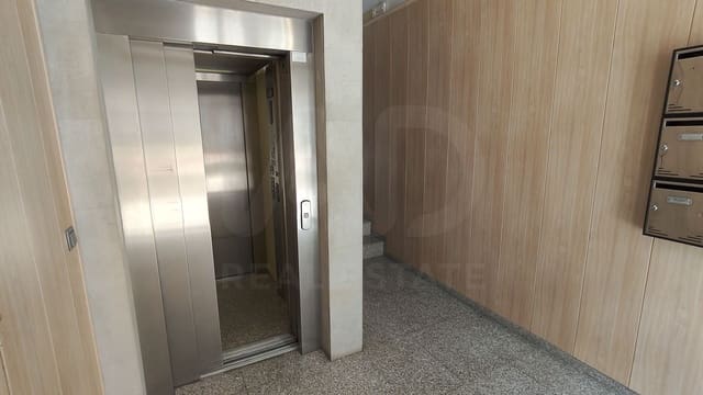 2 chambre Penthouse à vendre à Sur, Castelló de la Plana avec garage - 233 900 € (Ref: 9988160)