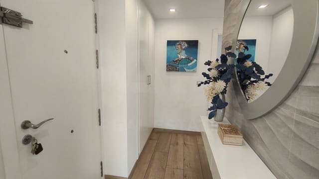 2 chambre Penthouse à vendre à Sur, Castelló de la Plana avec garage - 233 900 € (Ref: 9988160)