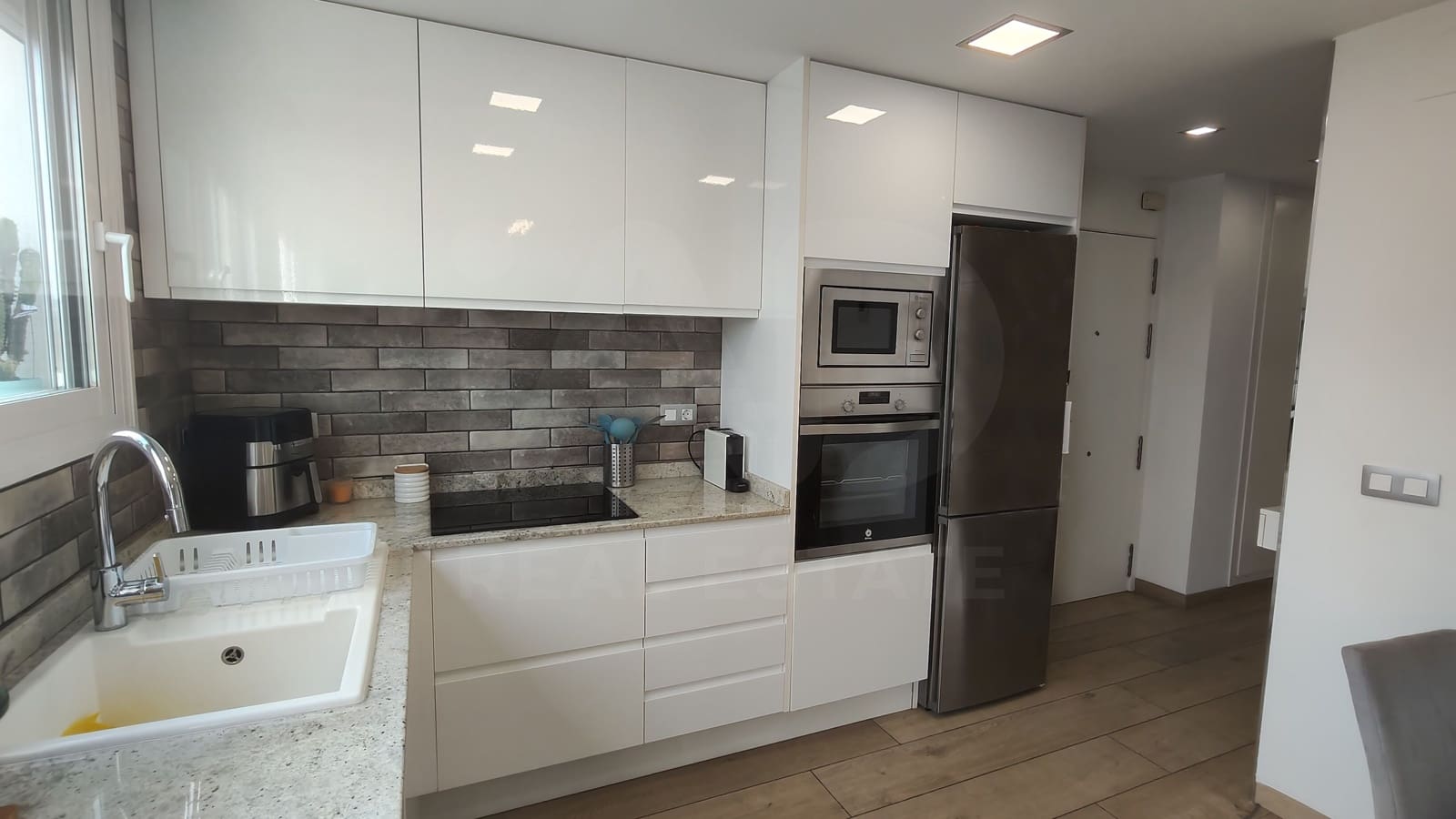 2 chambre Penthouse à vendre à Castello de la Plana avec garage - 233 900 € (Ref: 9988160)