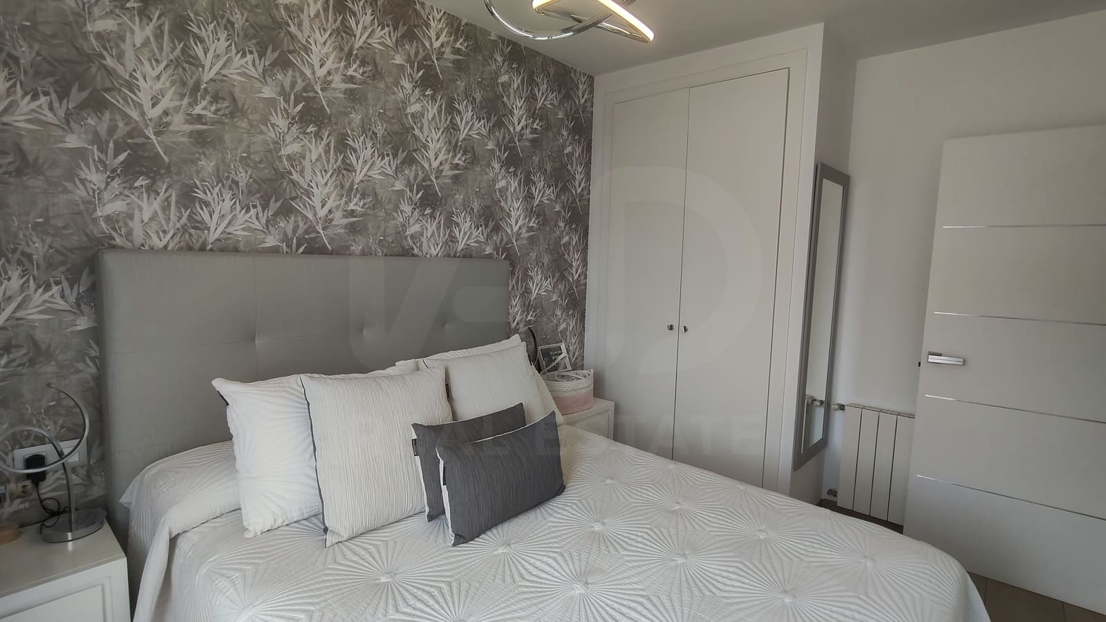 2 chambre Penthouse à vendre à Castello de la Plana avec garage - 233 900 € (Ref: 9988160)