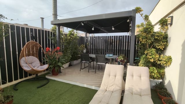 2 chambre Penthouse à vendre à Sur, Castelló de la Plana avec garage - 233 900 € (Ref: 9988160)