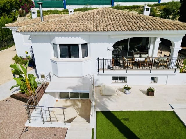 4 soveværelse Villa til salg i Muchamiel / Mutxamel med swimmingpool - € 940.000 (Ref: 9988161)