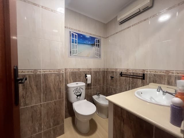 3 bedroom Apartment for sale in Cádiz city - € 205,000 (Ref: 9988162)