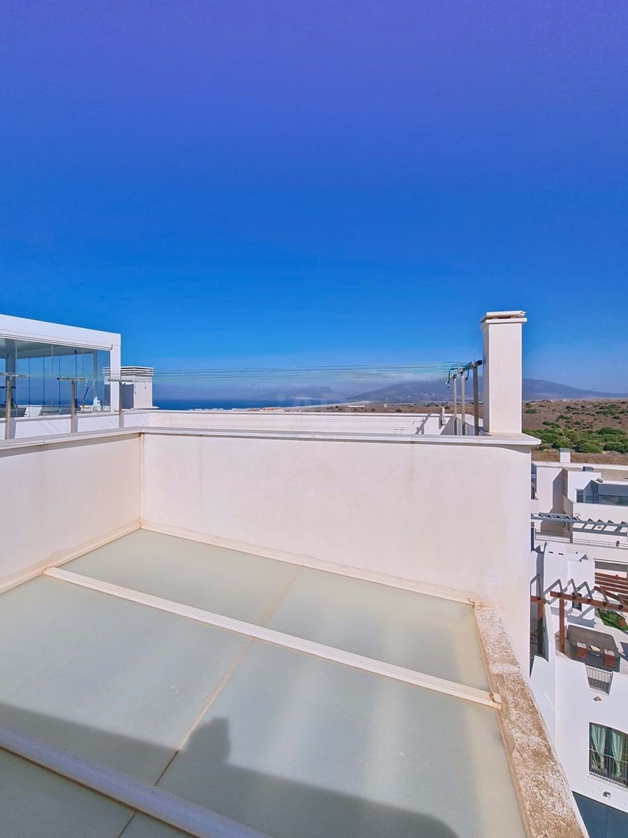 2 soverom Leilighet til salgs i Cadiz by med svømmebasseng garasje - € 550 000 (Ref: 9988164)
