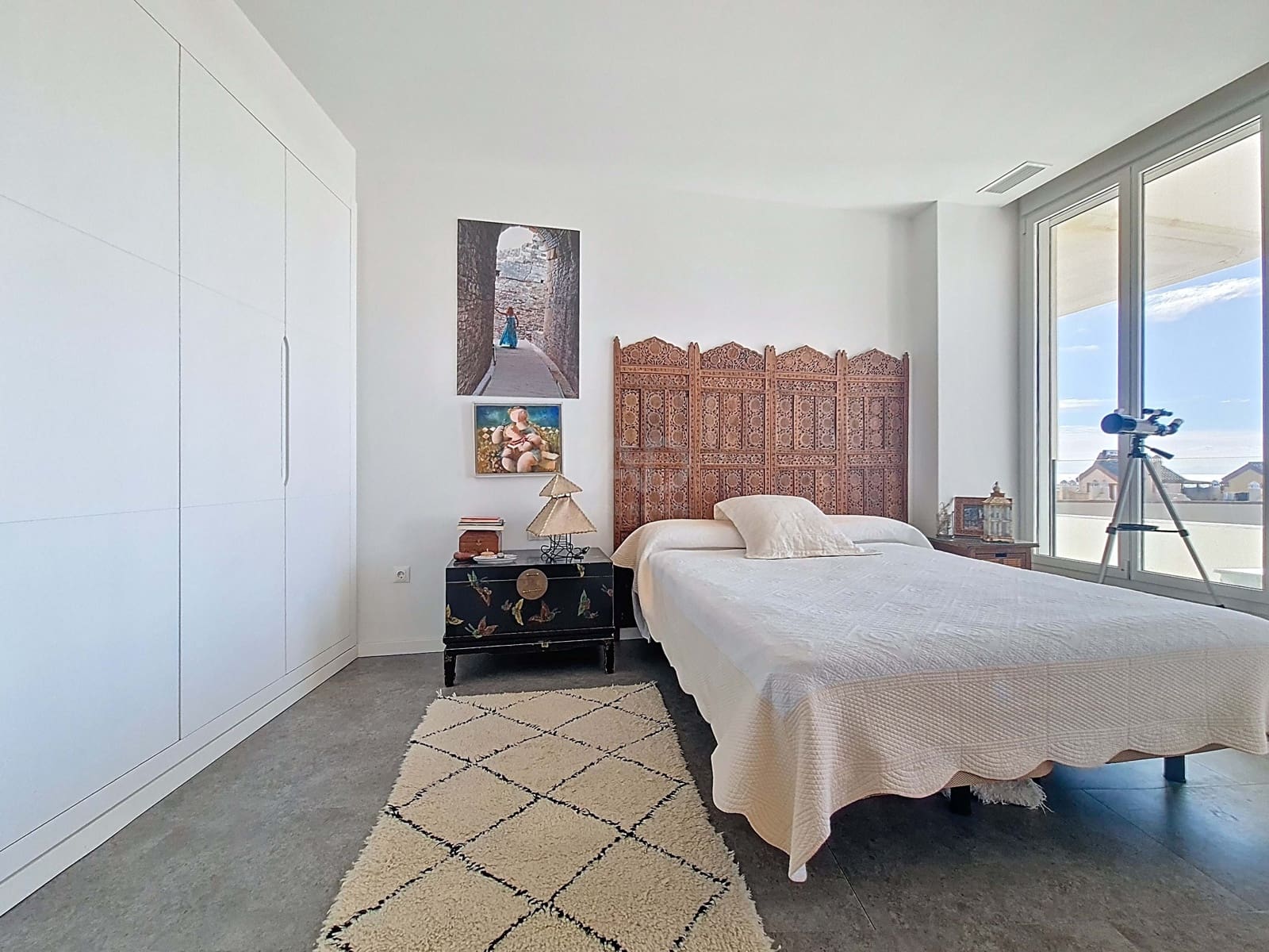 2 soverom Leilighet til salgs i Cadiz by med svømmebasseng garasje - € 550 000 (Ref: 9988164)