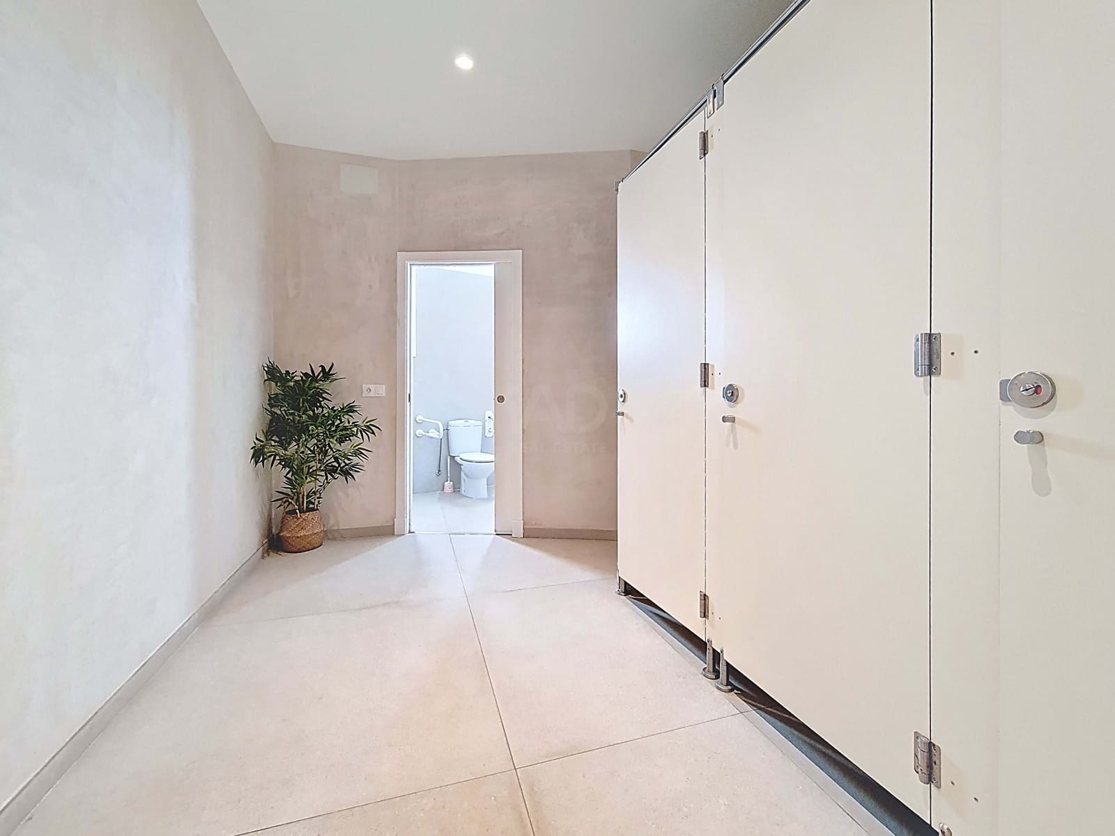 2 soverom Leilighet til salgs i Cadiz by med svømmebasseng garasje - € 550 000 (Ref: 9988164)