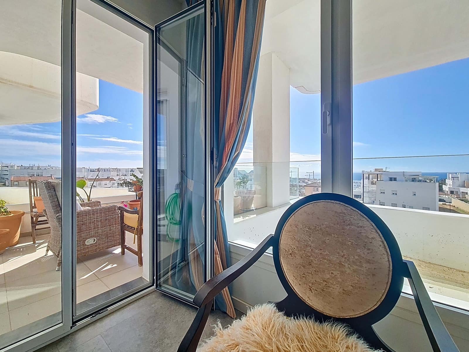 2 soverom Leilighet til salgs i Cadiz by med svømmebasseng garasje - € 550 000 (Ref: 9988164)