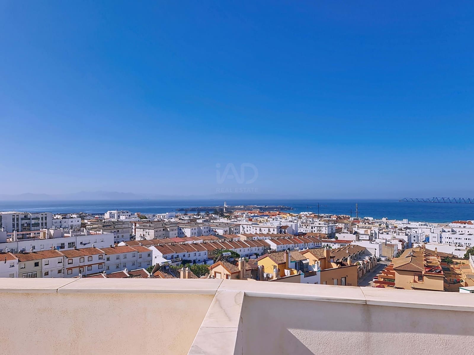 2 soverom Leilighet til salgs i Cadiz by med svømmebasseng garasje - € 550 000 (Ref: 9988164)