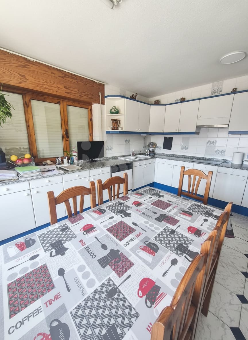4 camera da letto Villa in vendita in Leon citta con piscina garage - 320.000 € (Rif: 9988166)