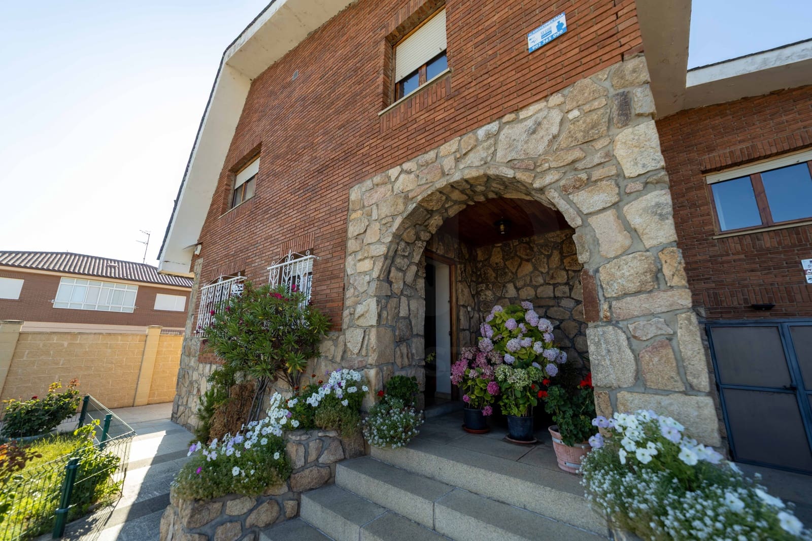 4 camera da letto Villa in vendita in Leon citta con piscina garage - 320.000 € (Rif: 9988166)