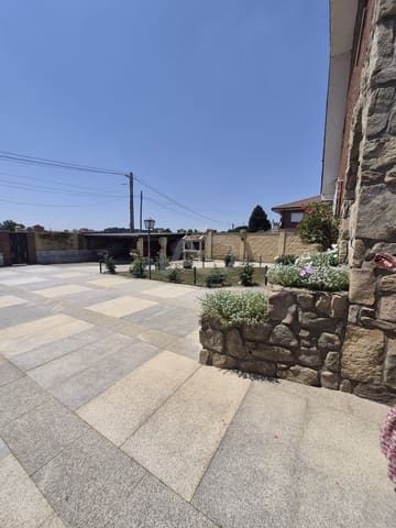 4 camera da letto Villa in vendita in León città con piscina garage - 320.000 € (Rif: 9988166)