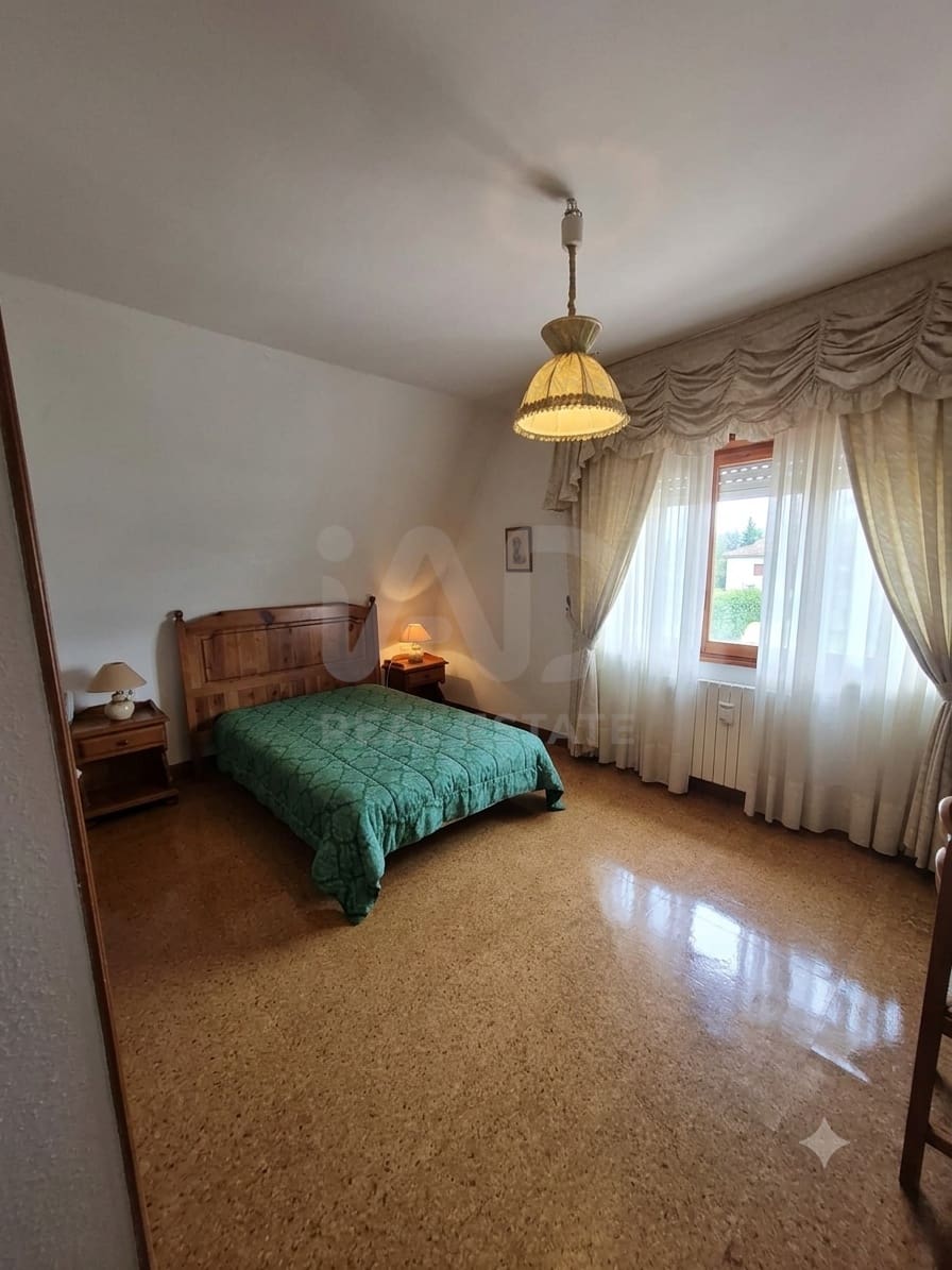 4 camera da letto Villa in vendita in Leon citta con piscina garage - 320.000 € (Rif: 9988166)