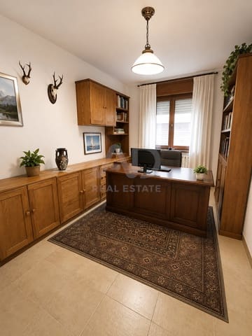 4 camera da letto Villa in vendita in León città con piscina garage - 320.000 € (Rif: 9988166)