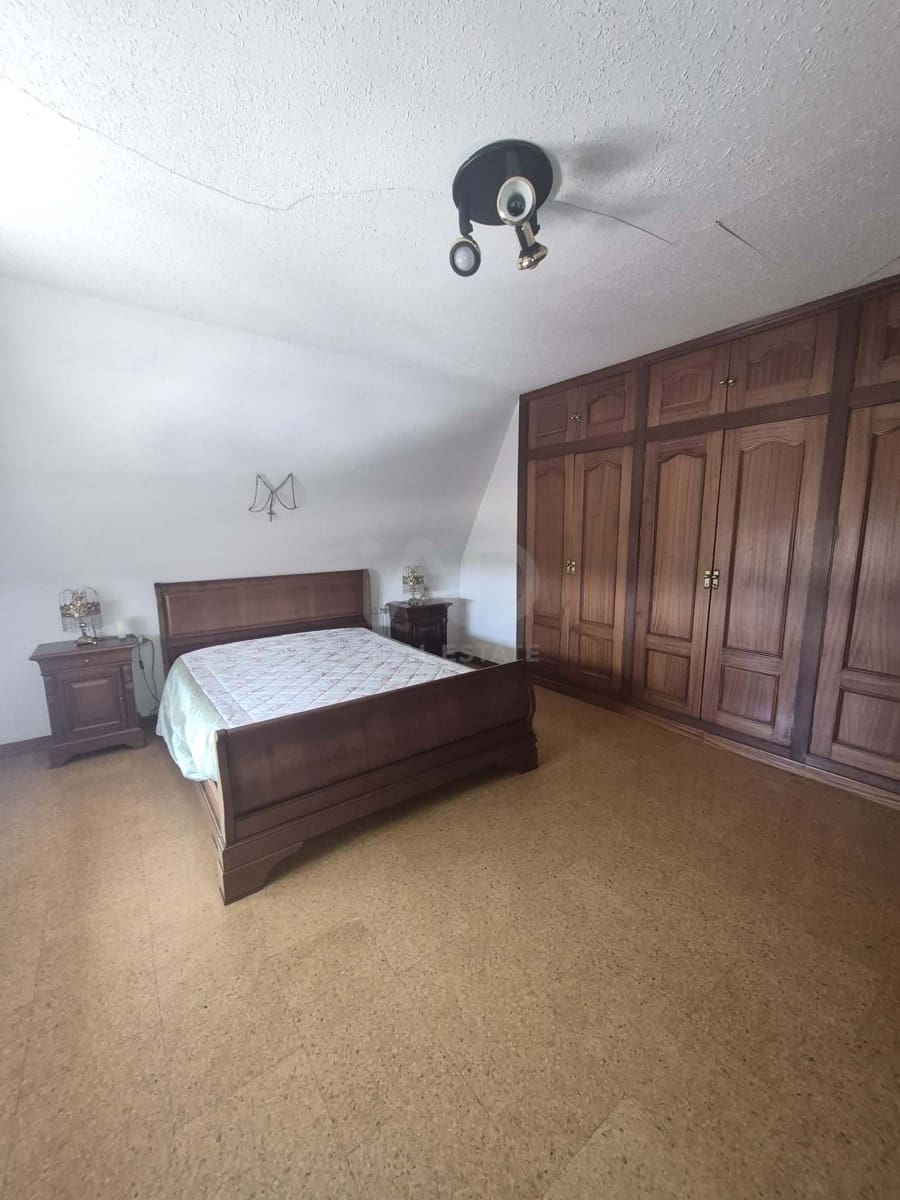 4 camera da letto Villa in vendita in Leon citta con piscina garage - 320.000 € (Rif: 9988166)