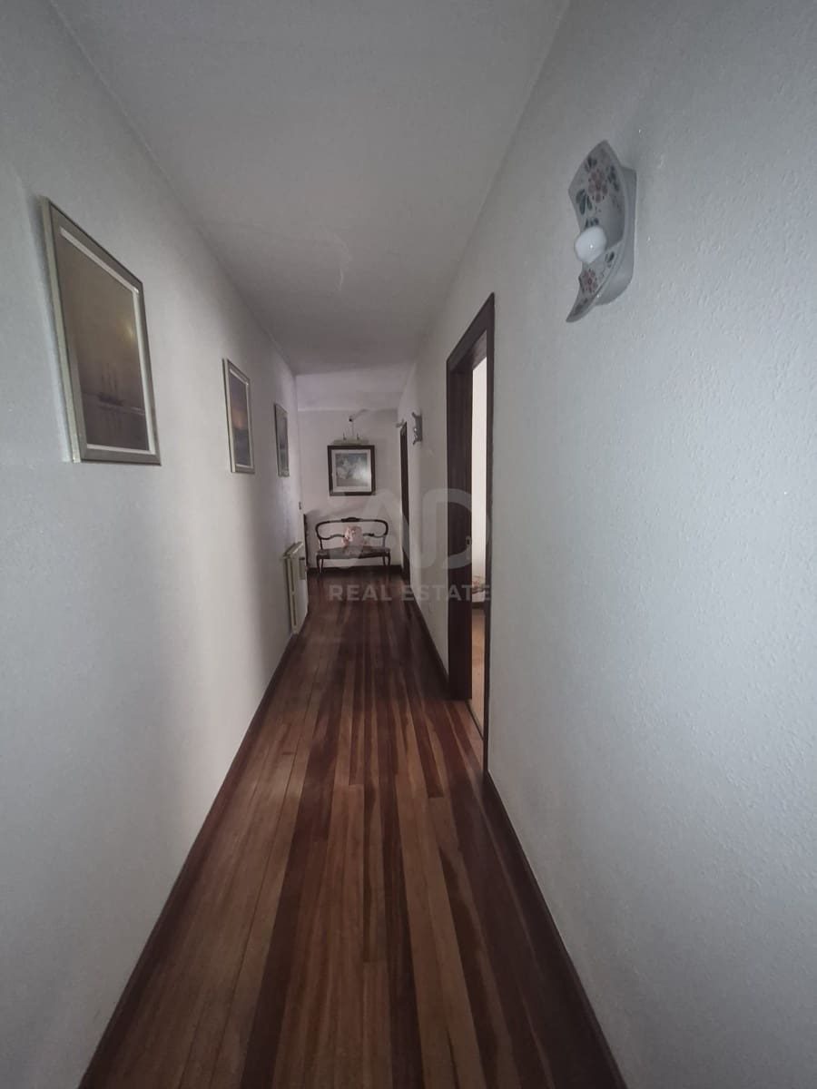 4 camera da letto Villa in vendita in Leon citta con piscina garage - 320.000 € (Rif: 9988166)