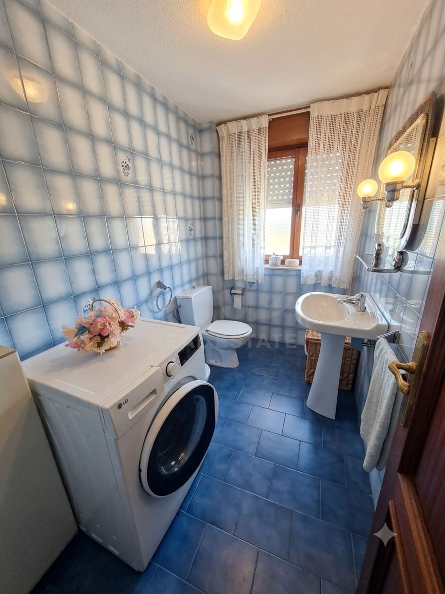 4 camera da letto Villa in vendita in Leon citta con piscina garage - 320.000 € (Rif: 9988166)