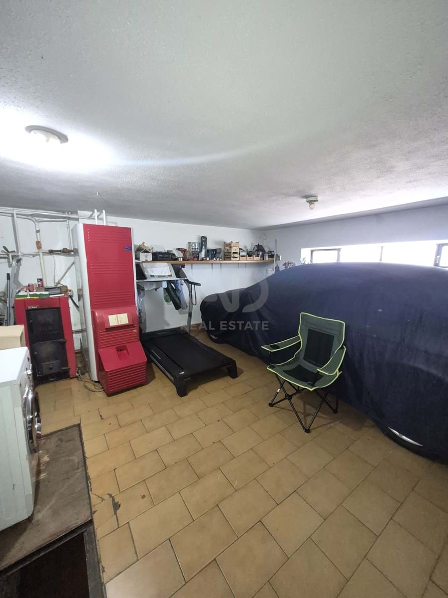 4 camera da letto Villa in vendita in Leon citta con piscina garage - 320.000 € (Rif: 9988166)