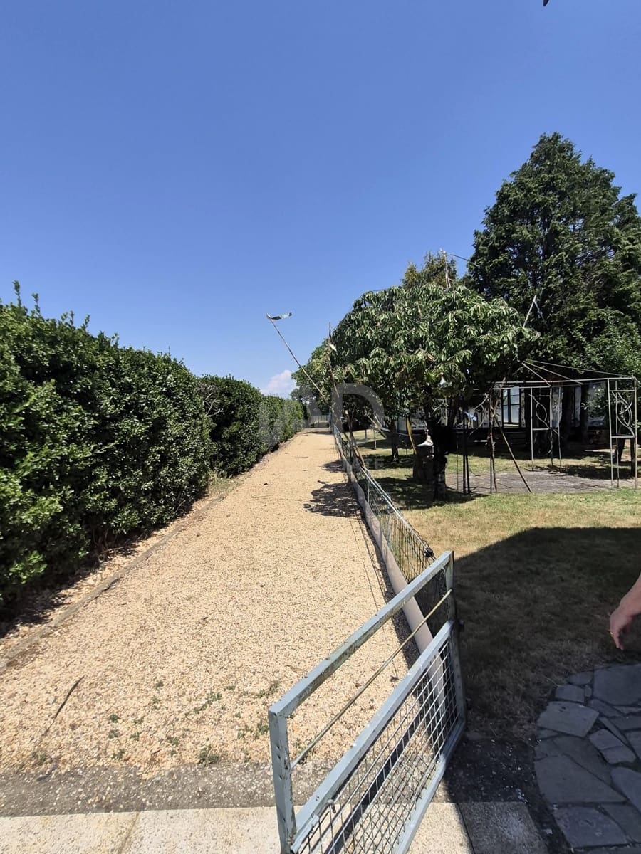 4 camera da letto Villa in vendita in Leon citta con piscina garage - 320.000 € (Rif: 9988166)