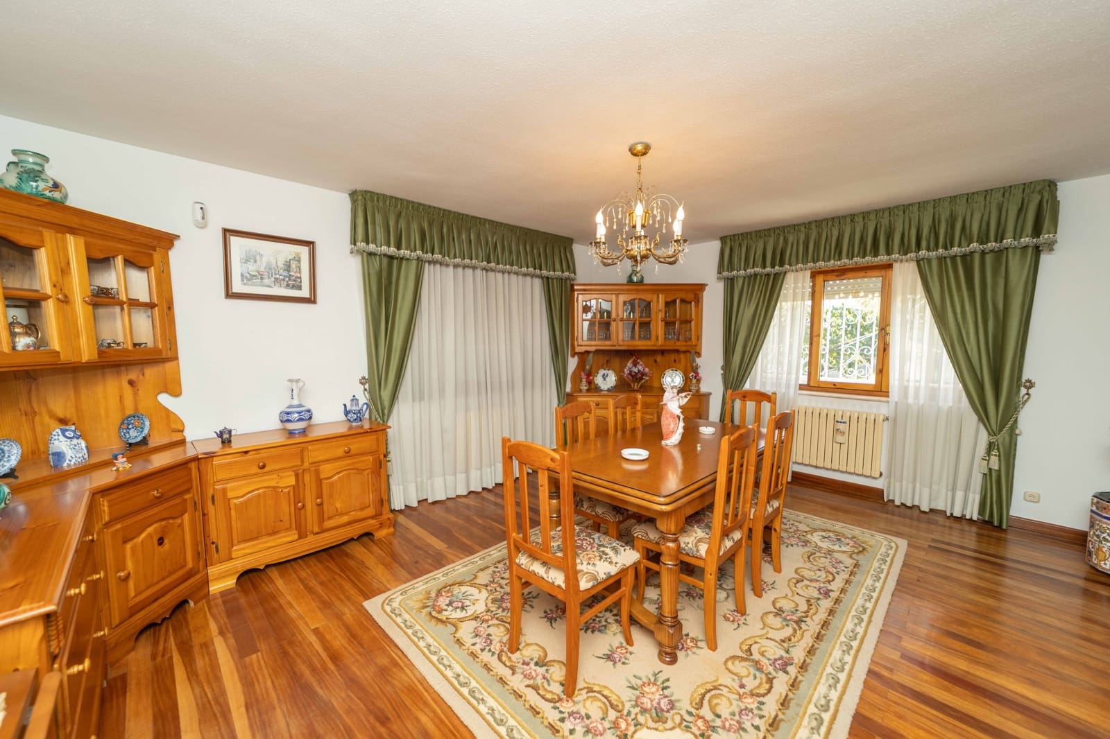 4 camera da letto Villa in vendita in Leon citta con piscina garage - 320.000 € (Rif: 9988166)