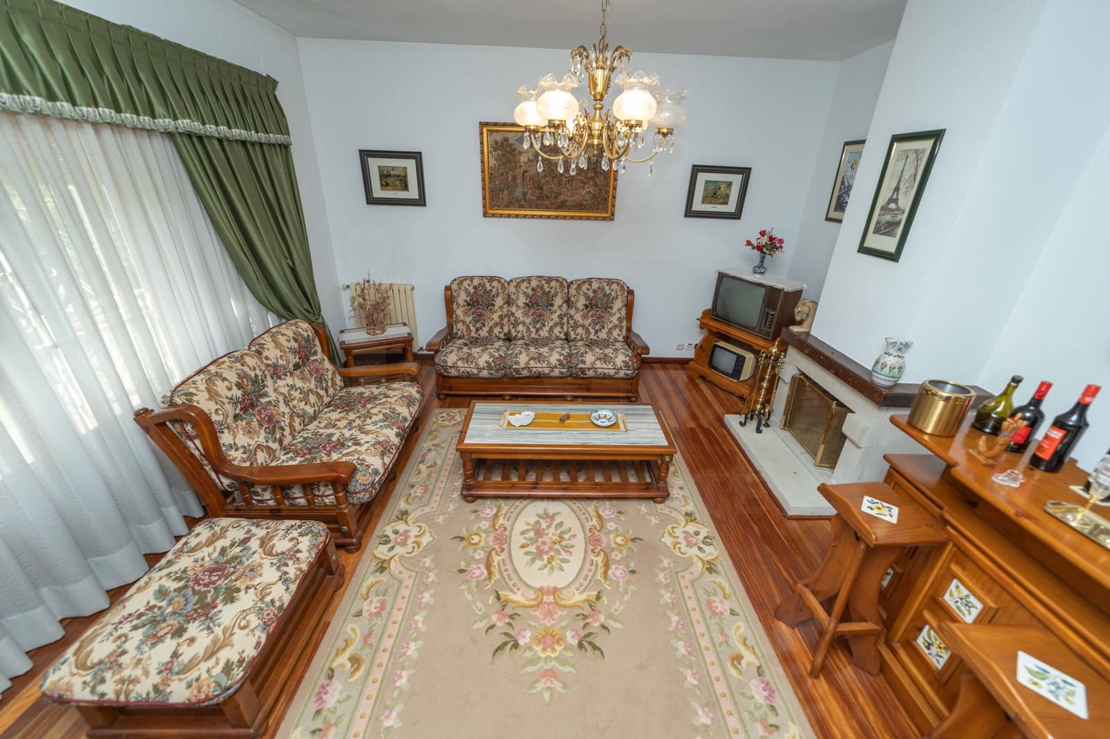 4 camera da letto Villa in vendita in Leon citta con piscina garage - 320.000 € (Rif: 9988166)