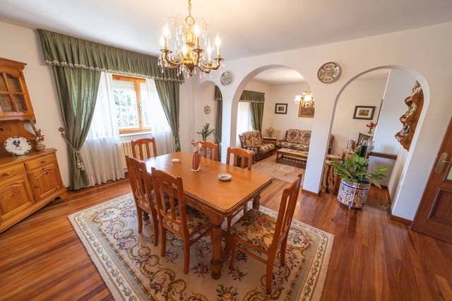 4 camera da letto Villa in vendita in León città con piscina garage - 320.000 € (Rif: 9988166)