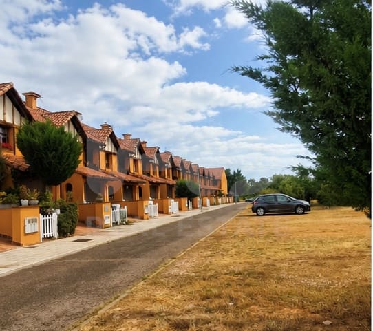 3 soverom Rekkehus til salgs i Leon by med garasje - € 248 000 (Ref: 9988167)