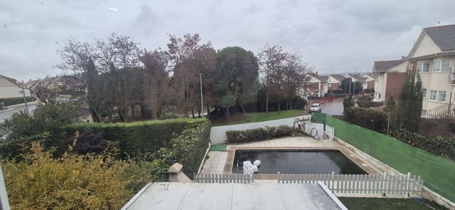 5 bedroom Terraced Villa for sale in Salamanca city with pool garage - € 350,000 (Ref: 9988170)