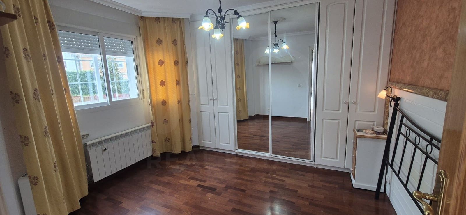 5 bedroom Terraced Villa for sale in Salamanca city with pool garage - € 350,000 (Ref: 9988170)