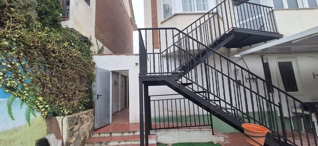 5 bedroom Terraced Villa for sale in Salamanca city with pool garage - € 350,000 (Ref: 9988170)