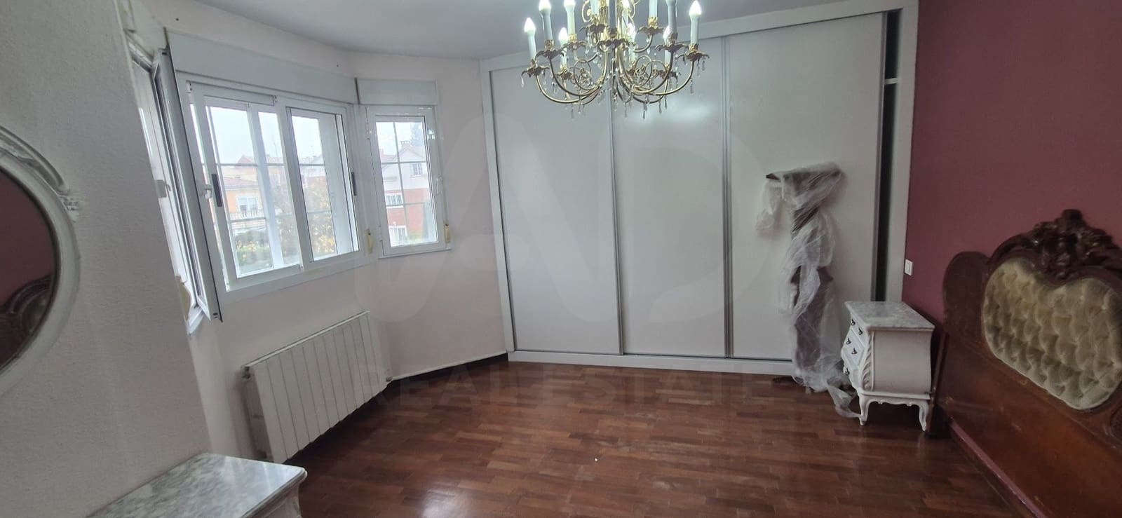 5 bedroom Terraced Villa for sale in Salamanca city with pool garage - € 350,000 (Ref: 9988170)